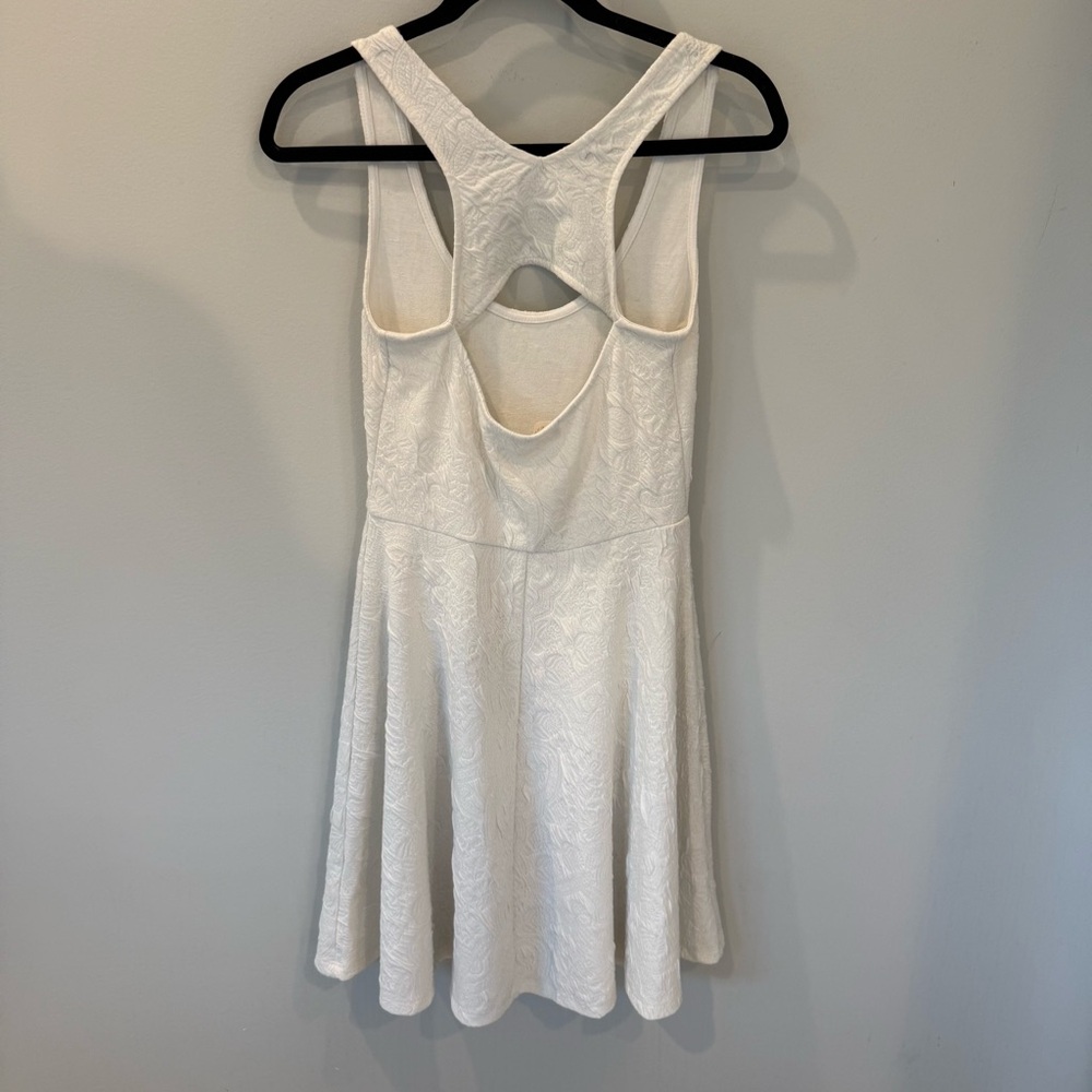 Everly White Floral Jacquard Sleeveless Fit & Flare Dress Cut-Out Back Size S - Picture 8 of 8